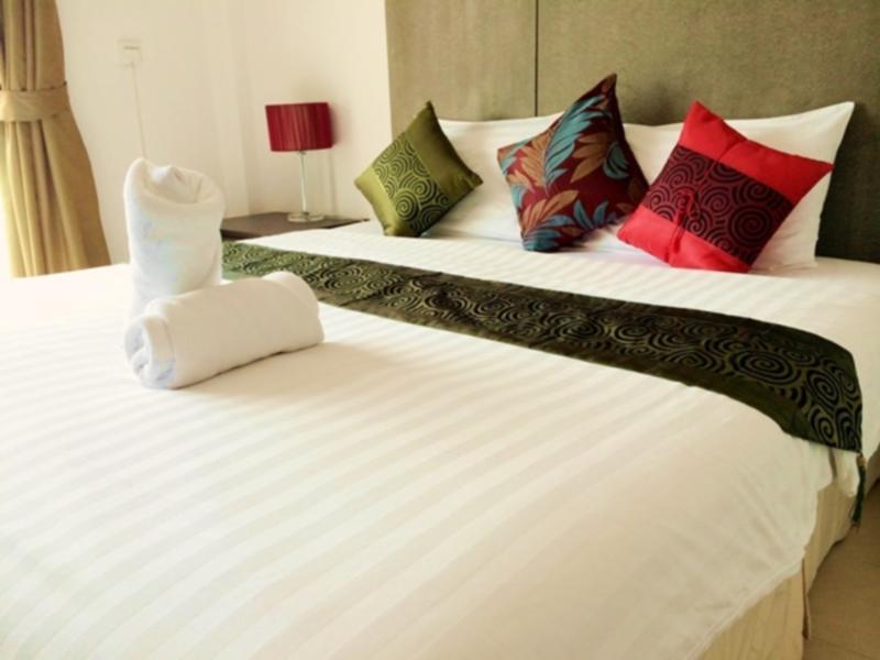 Patong Bgw Phuket Hostel מראה חיצוני תמונה