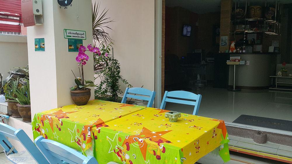 Patong Bgw Phuket Hostel מראה חיצוני תמונה