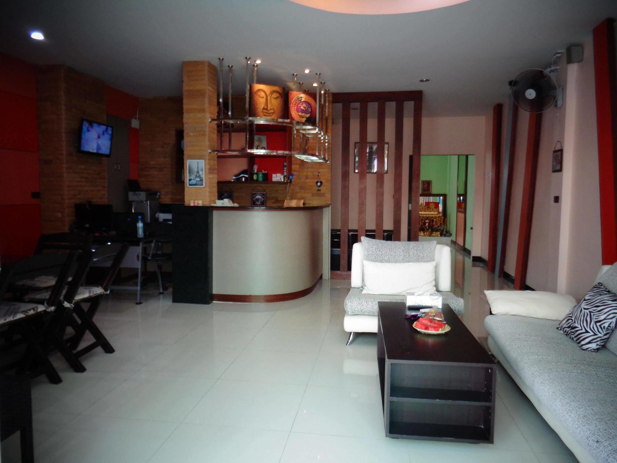 Patong Bgw Phuket Hostel מראה חיצוני תמונה