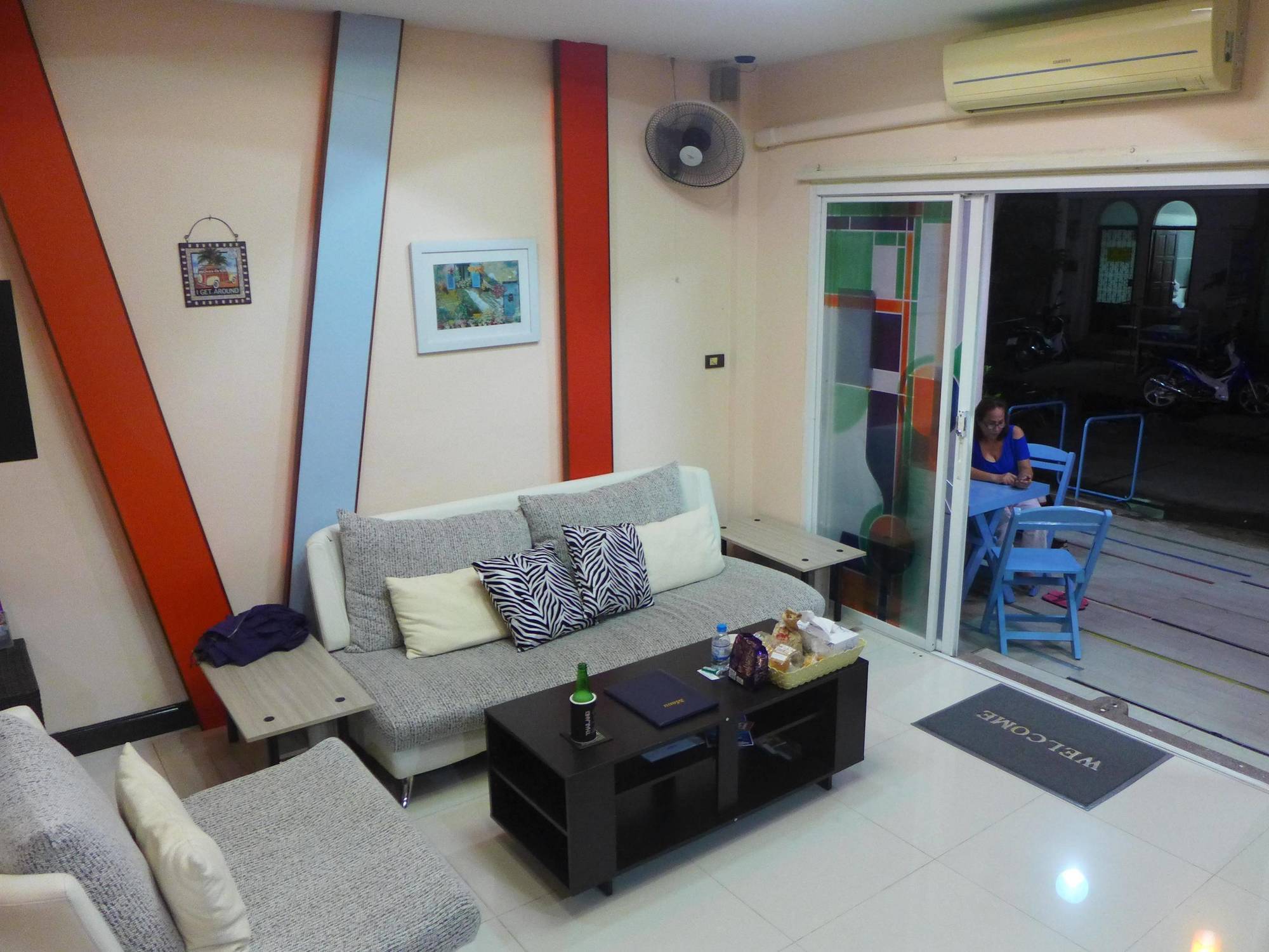 Patong Bgw Phuket Hostel מראה חיצוני תמונה