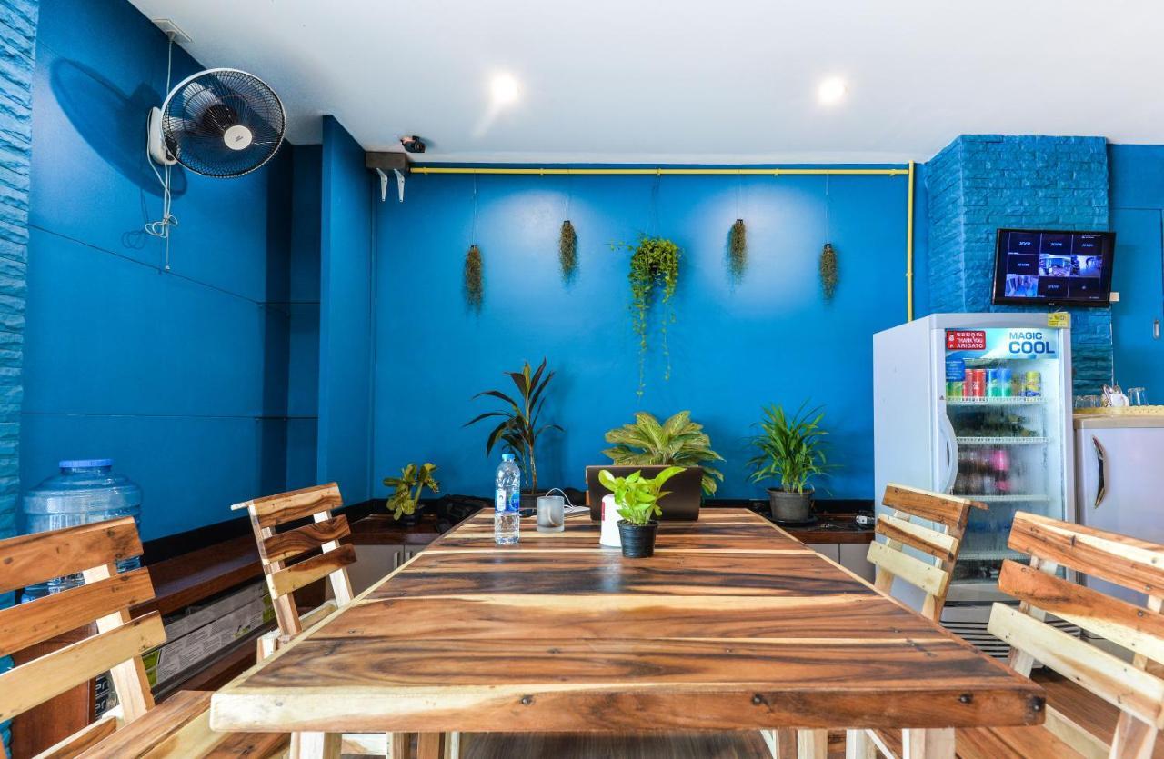 Patong Bgw Phuket Hostel מראה חיצוני תמונה