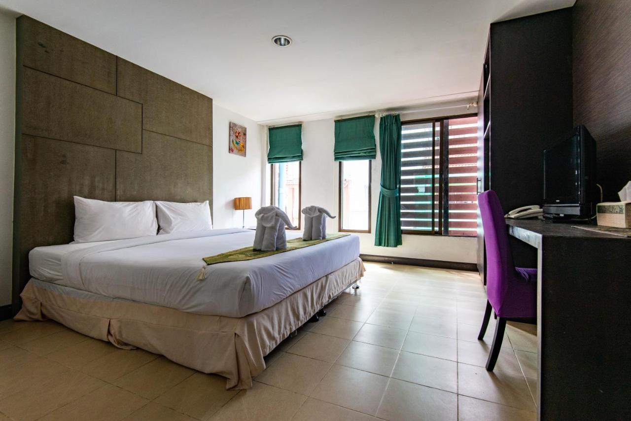 Patong Bgw Phuket Hostel מראה חיצוני תמונה