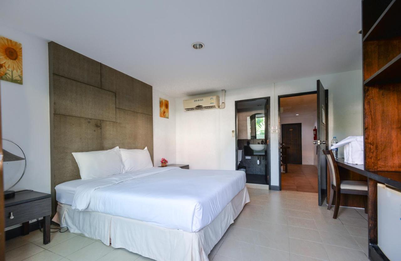 Patong Bgw Phuket Hostel מראה חיצוני תמונה